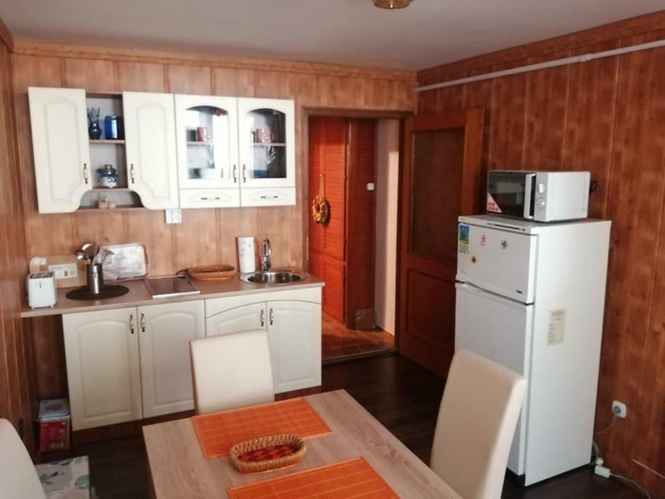 Kiscsillag apartman Harkány Exteriör bild